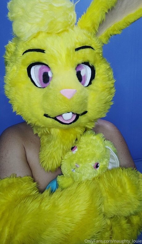 naughty louie actrice hd photo