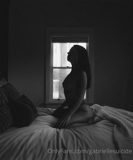 gabriellesuicide haut étoile photos