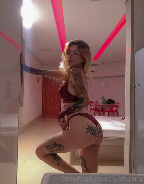 plage seins nus onlyfans porno artistique image