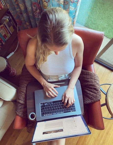 adolescent maigre onlyfans assez exclusif des photos