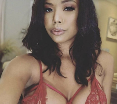 nianaccixxx modèle pornographique des photos