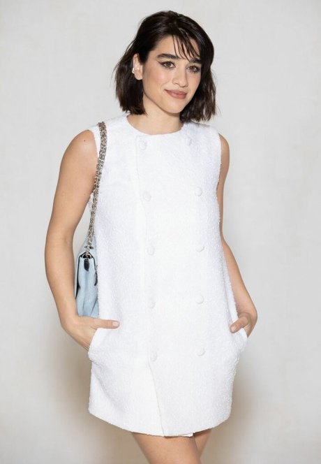 Simona Tabasco xxx étoile galeries