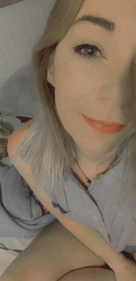 ameliaxy modèle nu images