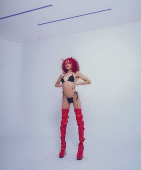 scarletsblade actrice libre des photos