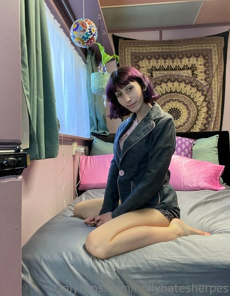 hollyhatesherpes actrice porno des photos