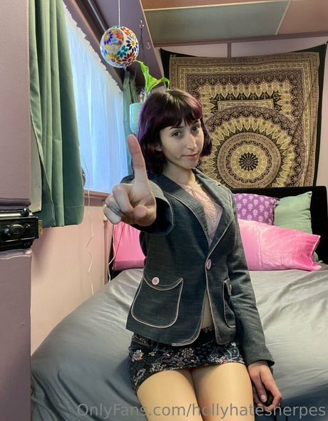 hollyhatesherpes top star photos