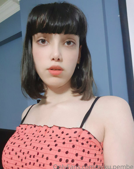 oyku pembe étoile de l'art image