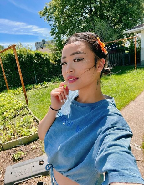 kaliauniverse actrice sexy images