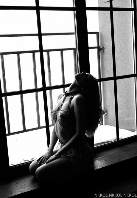 Nikki Mills joli modèle galerie