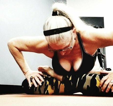 nakedyoganakedyoga art étoile photos