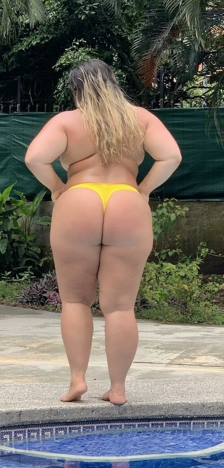 Ann Carvecson modèle nu des photos