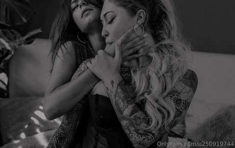 sarahmeeeow star du porno parfaite des photos