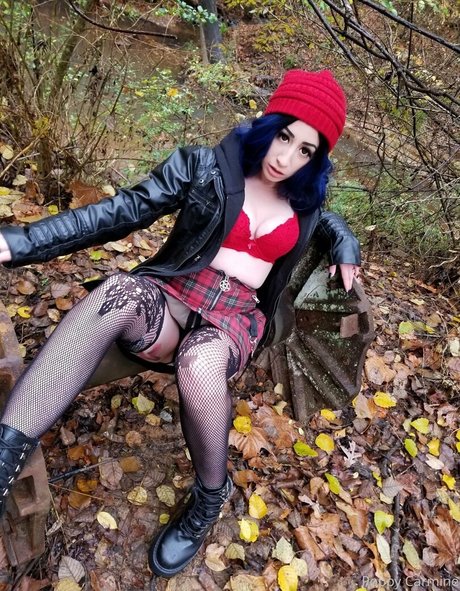 petite adolescente onlyfans xxx haut collection