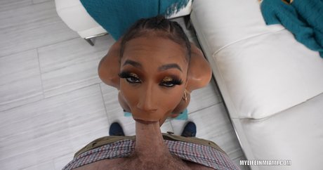 chatte parfaite onlyfans très chaud photo