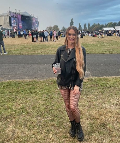 Your Brat art modèle des photos