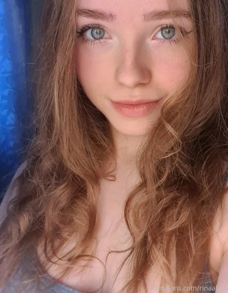 Rinna Ly modèle sexy galeries