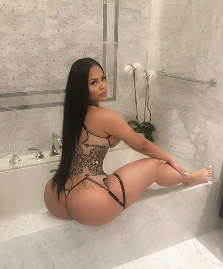 footjob pour ados uniquementfans haut nu photo