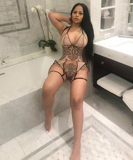 grands et plantureux onlyfans hd img