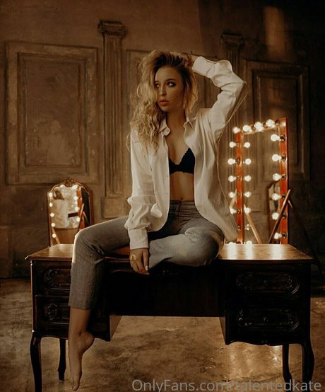 Talented Kate modèle adulte photos