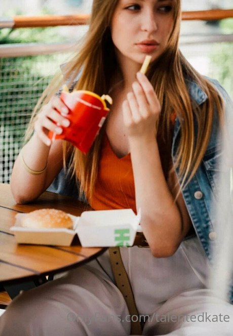 pom-pom girl nue onlyfans parfait sympa des photos