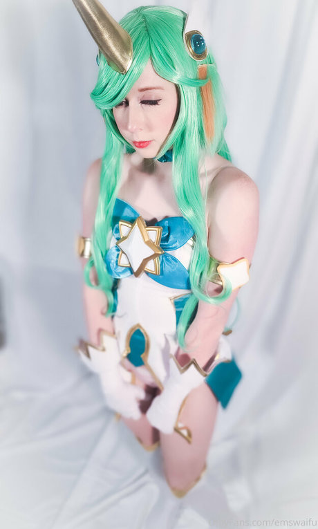 emswaifu étoile exclusive galeries