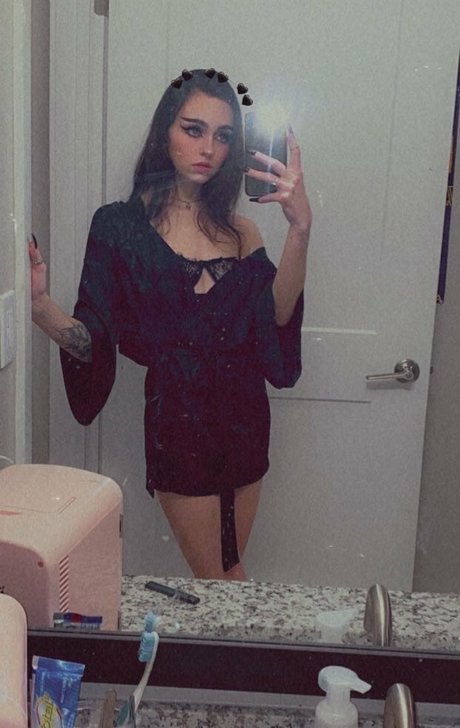 lilbabyjofree star du porno en haute qualité img