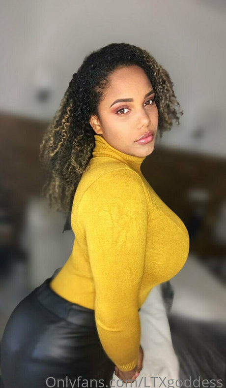 sexykixx modèle pornographique collection