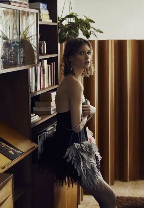 Mackenzie Davis étoile adulte photo