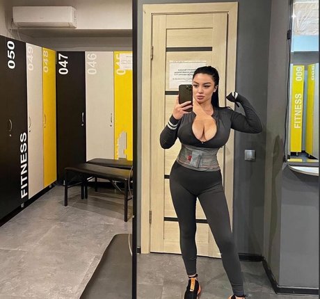 Asa Lochka étoile adulte galeries