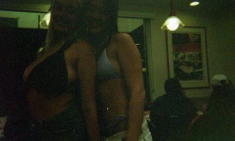 Holly Youpa étoile érotique galeries