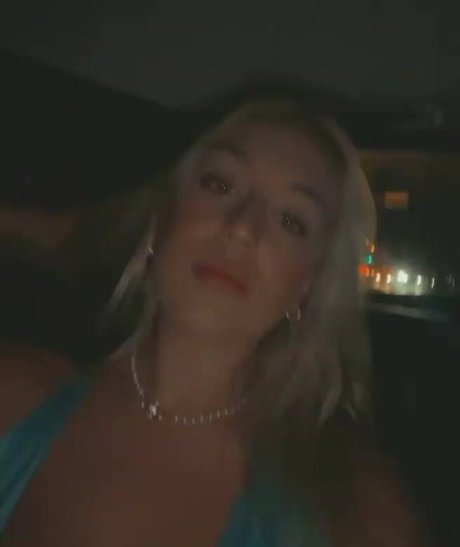 Holly Youpa modèle porno galerie