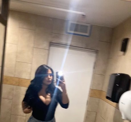 Carolina Corrales actrice hd des photos