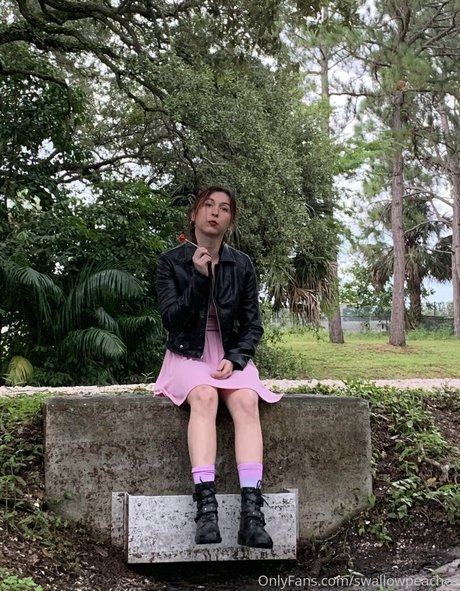 swallowpeaches modèle sexy collection