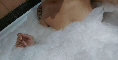 Raphaela Sinopoli star du porno belle des photos