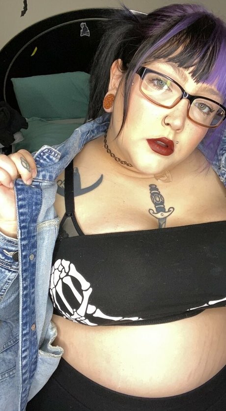 tatouages ​​blonds onlyfans chaud érotique img