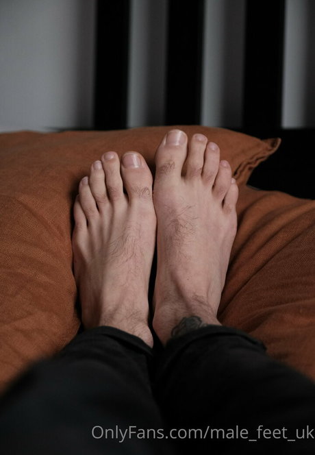 male feet uk mannequin archive