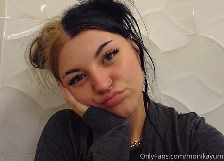 monikayum modèle adulte galerie