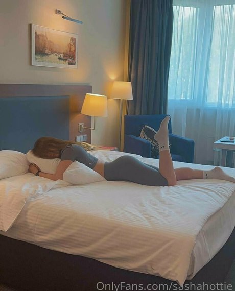 sashahottie modèle érotique photos
