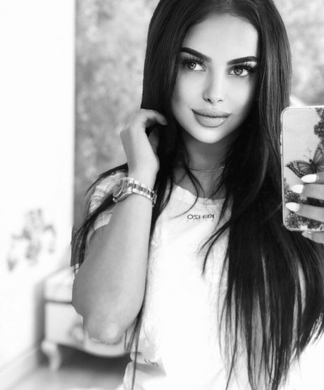 Maya Bulgarien étoile xxx images