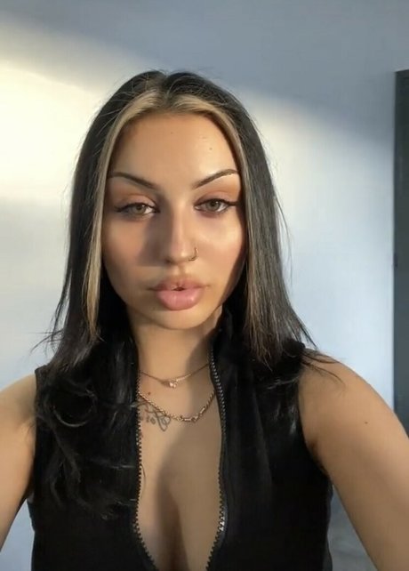 Kheyli modèle des photos