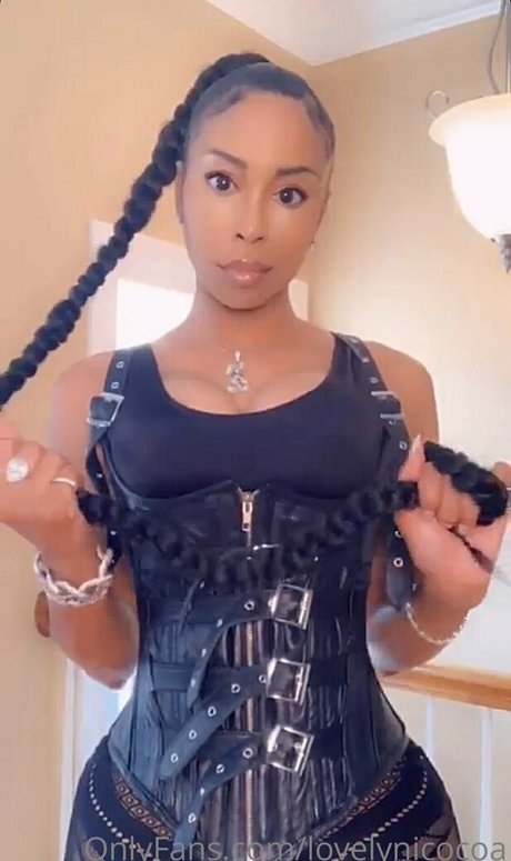 ancrage de onlyfans belle nue image