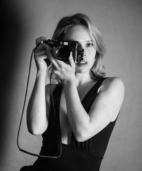 Amelia Eve art modèle galeries