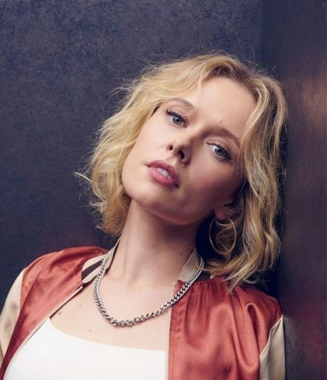 Amelia Eve modèle magnifique des photos