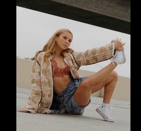 Ella Horan haut de star du porno des photos