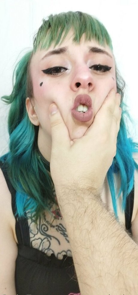 wonderlandkueen actrice sexy photos