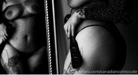 canadiancomiccutie star du porno chaud photos