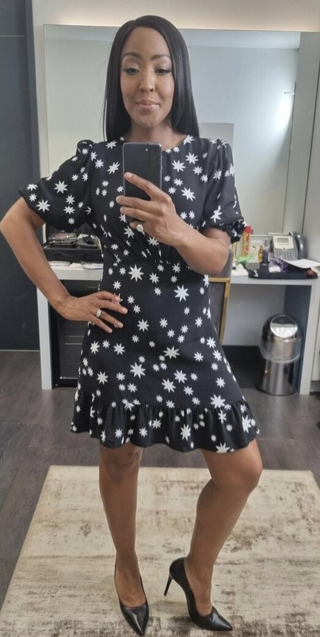 femme brune onlyfans nus érotiques photos