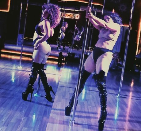 twink poilu onlyfans exclusif xxx collection