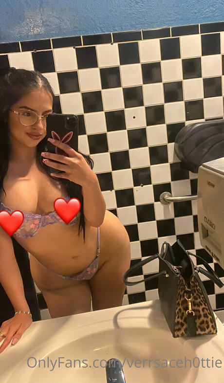 verrsaceh0ttie jolie star du porno galerie
