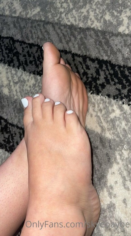 skyebaybe actrice pornographique des photos